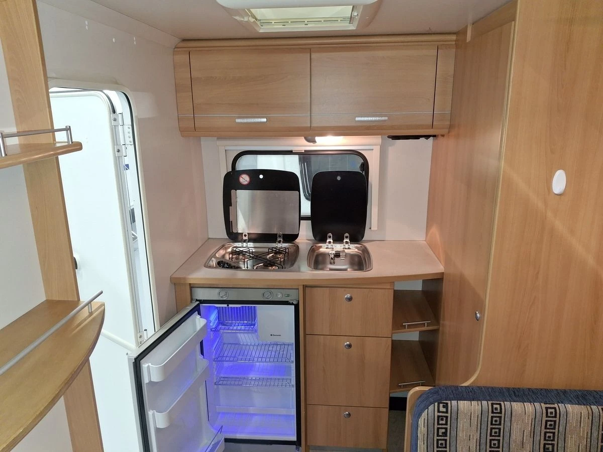 Caravelair Antares Luxe 400 2013 Caravan 6 Caravelair Antares Luxe 400 2013 Caravan - Afbeelding 4