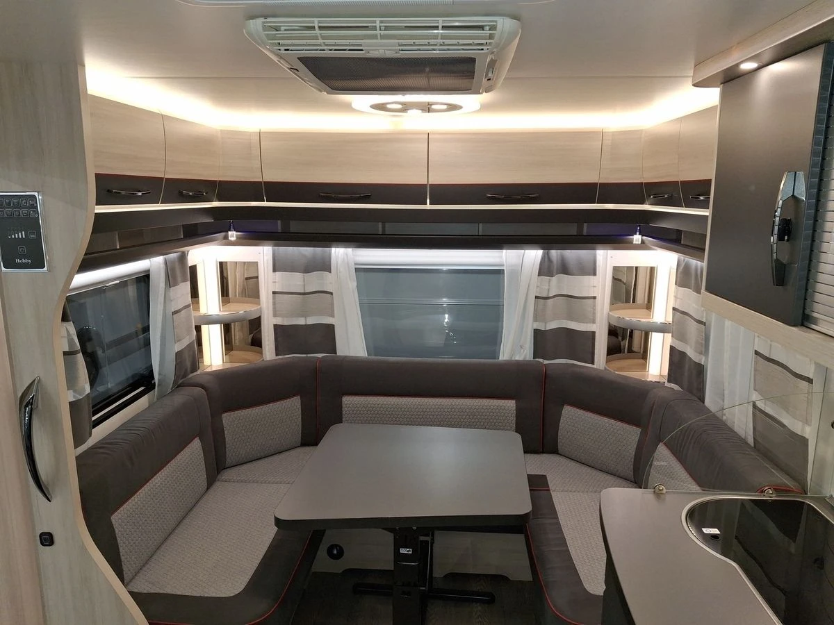 Hobby De Luxe Edition 460 UFE 2019 Caravan 6 Hobby De Luxe Edition 460 UFE 2019 Caravan - Afbeelding 4